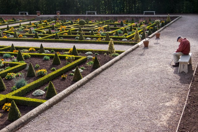 Nodding in the parterre...