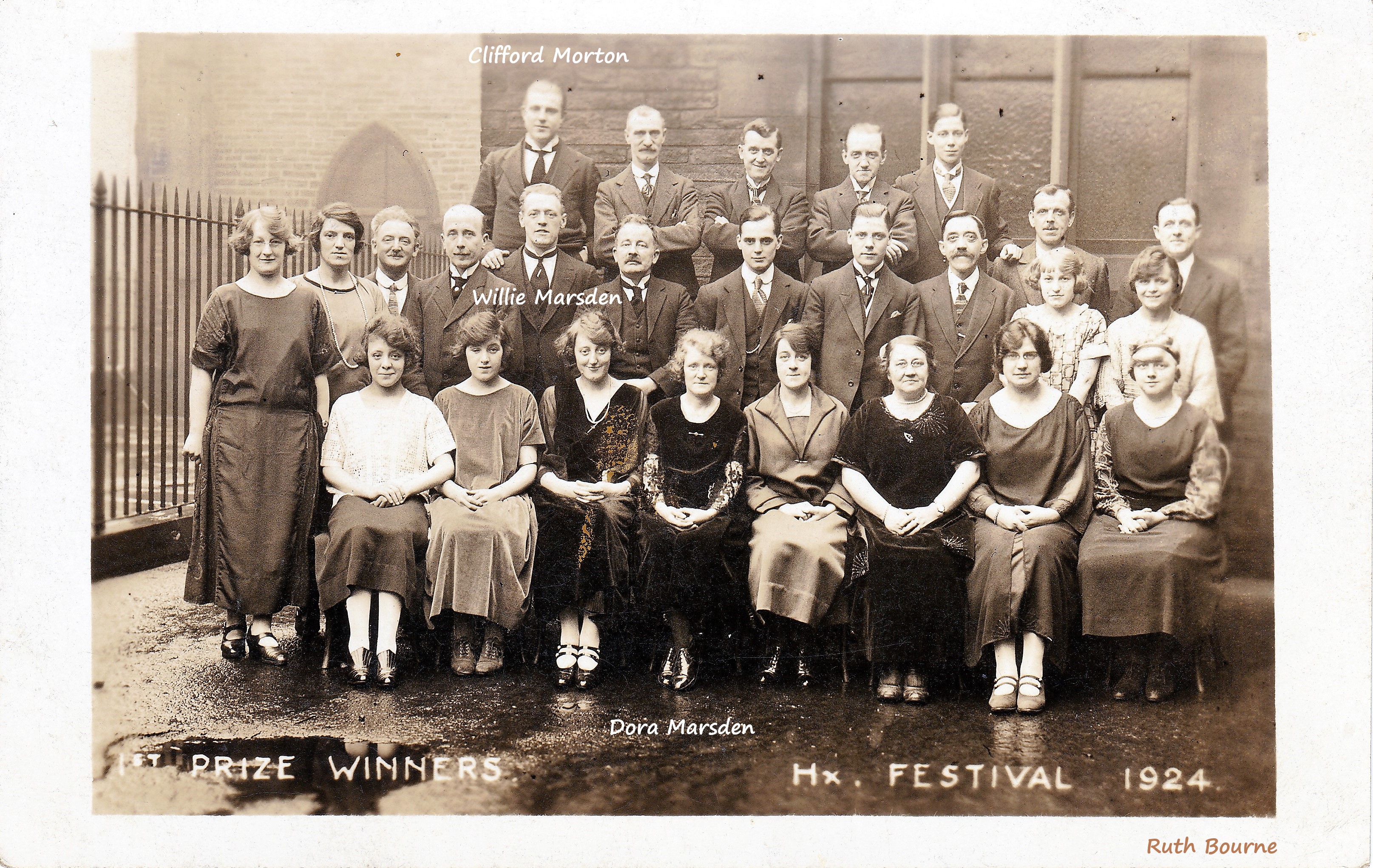 Group picture of Wesley Chapel Choir 1924.